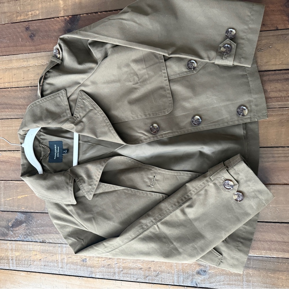 Banana Republic Olive Green Water-Resistant Cropped Trench